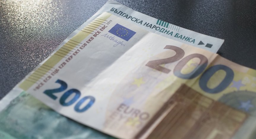 Банкоматите ще работят само с евро след влизането ни в Еврозоната