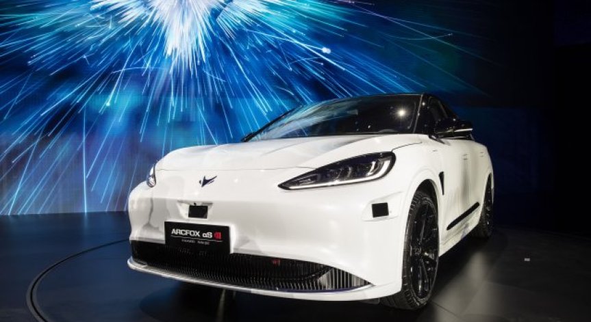 Коли на Tesla ще разчитат на камери за своя aвтопилот