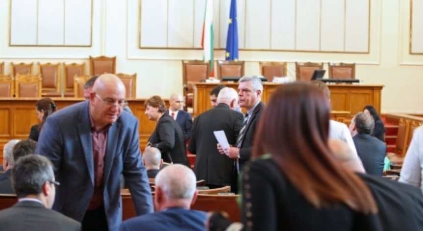 Проучване сочи: БСП изпреварва ГЕРБ/СДС на евроизборите 