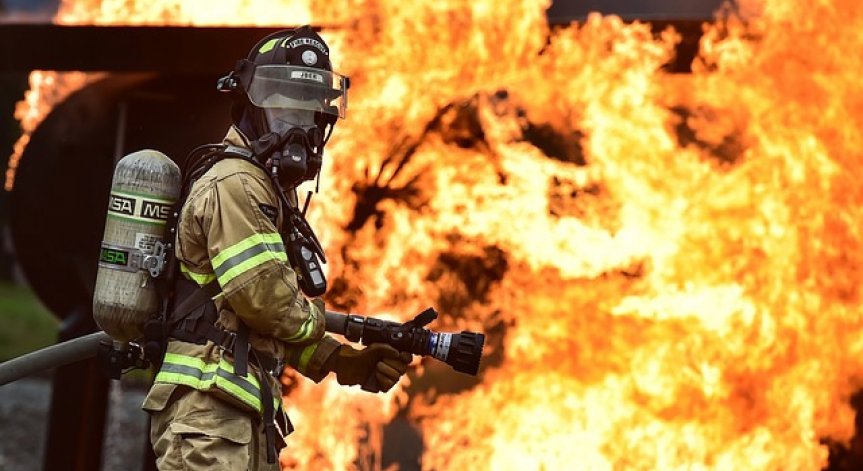 Пожар избухна в сградата на МОСВ