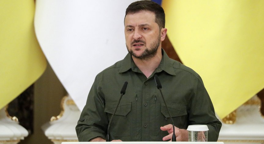 Зеленски: Икономиката ни е унищожена, хиляди предприятия не работят