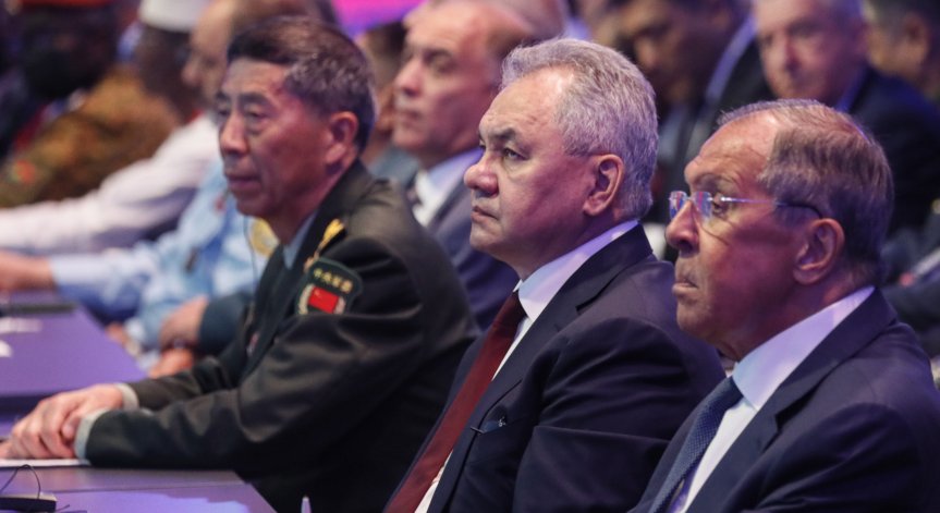 Шойгу: Западът ескалира конфликта, може да има сблъсък между ядрени сили