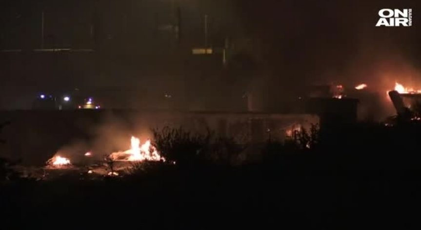Пожар в бежанския лагер край Дюнкерк