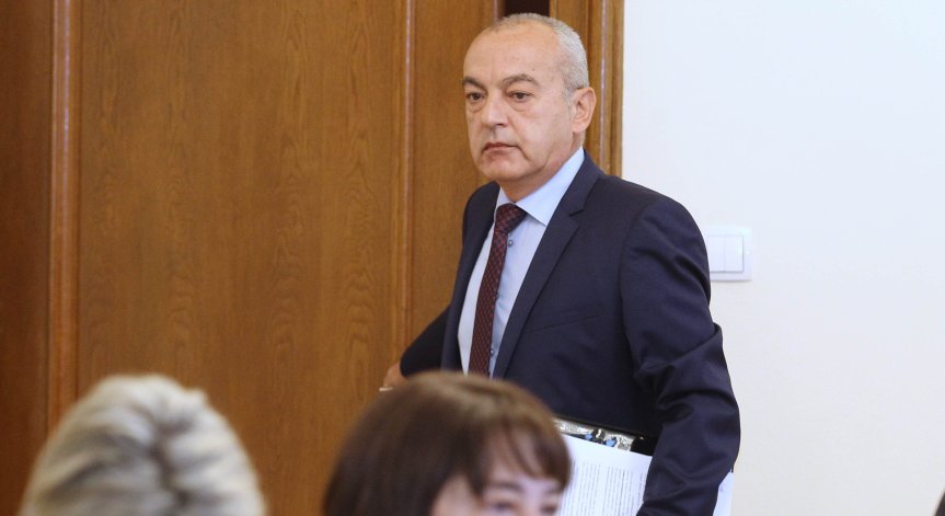 Предоставяме безвъзмездна хуманитарна помощ на Украйна