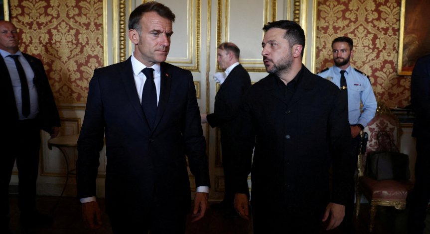 Макрон: Франция ще помогне на Украйна с 16 изтребителя Rafale и нови системи за ПВО
