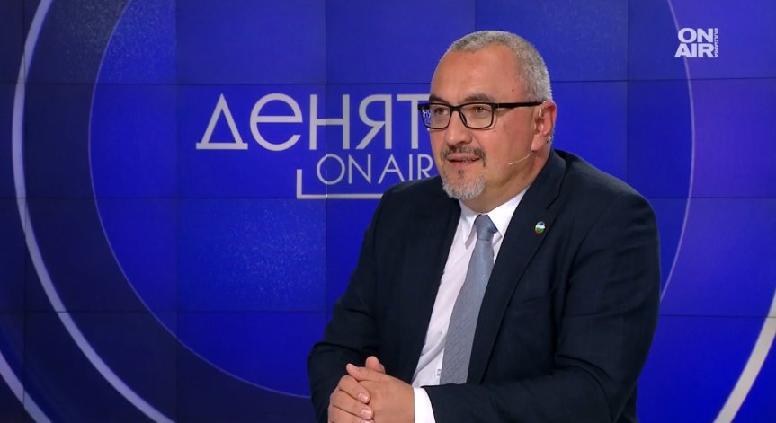 Иван Димитров, ДБ: Няма драма с руски дипломати, уморихме се да бъдем заплашвани