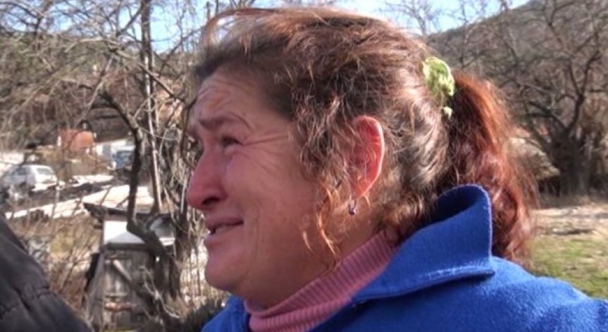 Пожар остави майка и двете ѝ болни деца на улицата