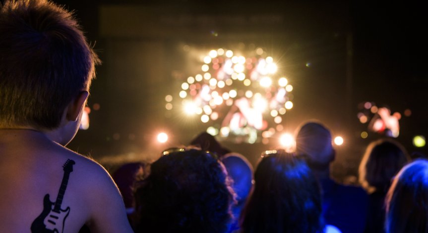 На 64 г. почина китаристът на Red Hot Chili Peppers Джак Шърман