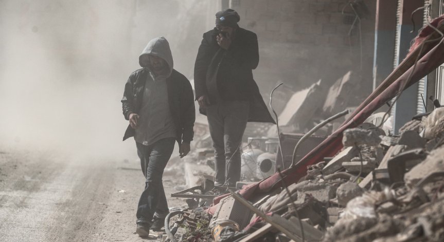 Над 40 вторични труса в Турция след земетресението с магнитуд 6,1 по Рихтер