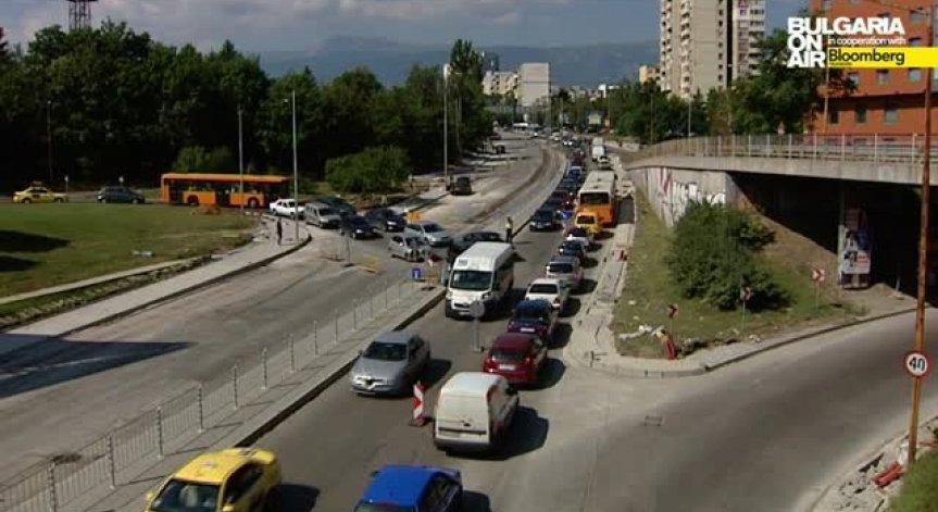 Пуснаха движението и в двете посоки по бул. Ал. Малинов