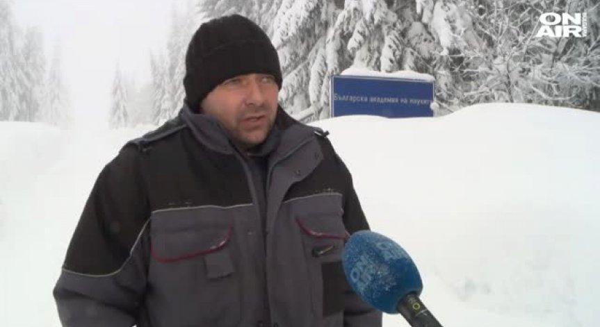 Как се оцелява и работи без ток и под два метра сняг?