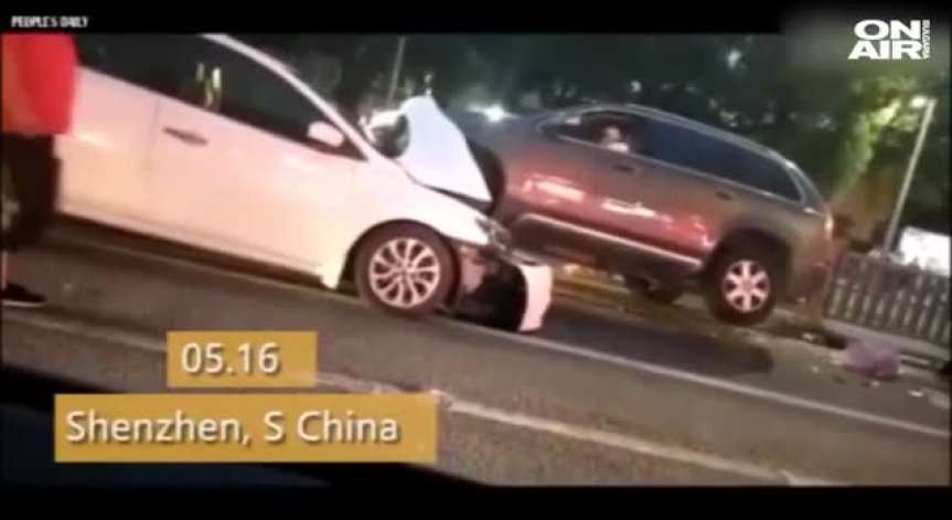 Автомобил в Китай се вряза в тълпа пешеходци - трима загинали