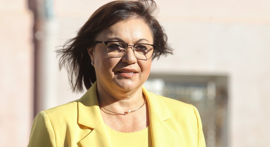 Нинова поздрави дамите за 8 март, специално благодари на свекърва си