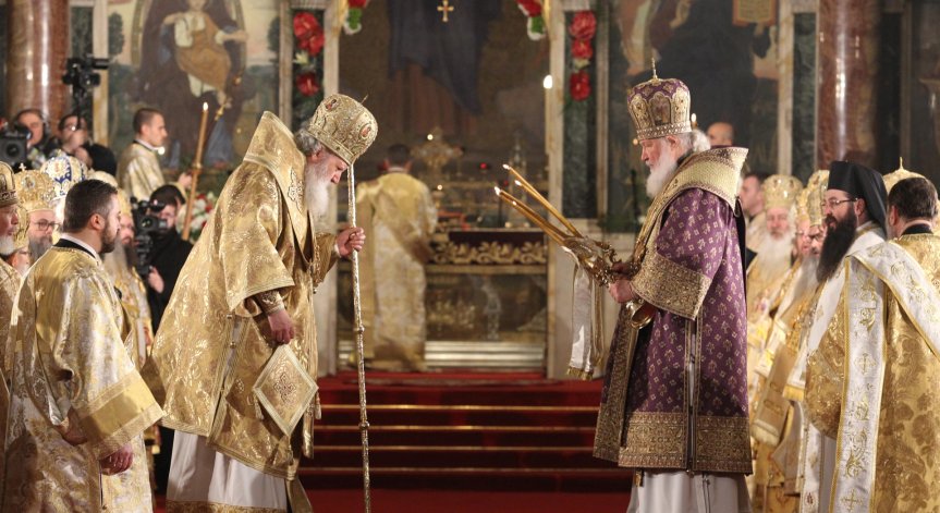 Патриарх Неофит и руският патриарх Кирил отслужиха обща литургия