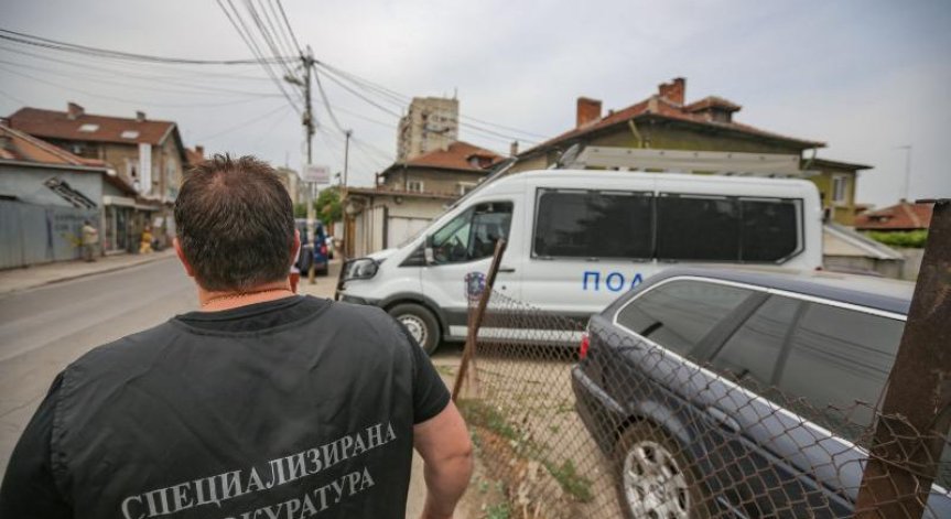 Задържаха 13 души при спецакцията, изградиха КПП на пътя Добрич - Варна