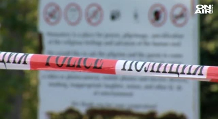 Продължават да издирват двама мъже за нападението в Рожеднския манастир