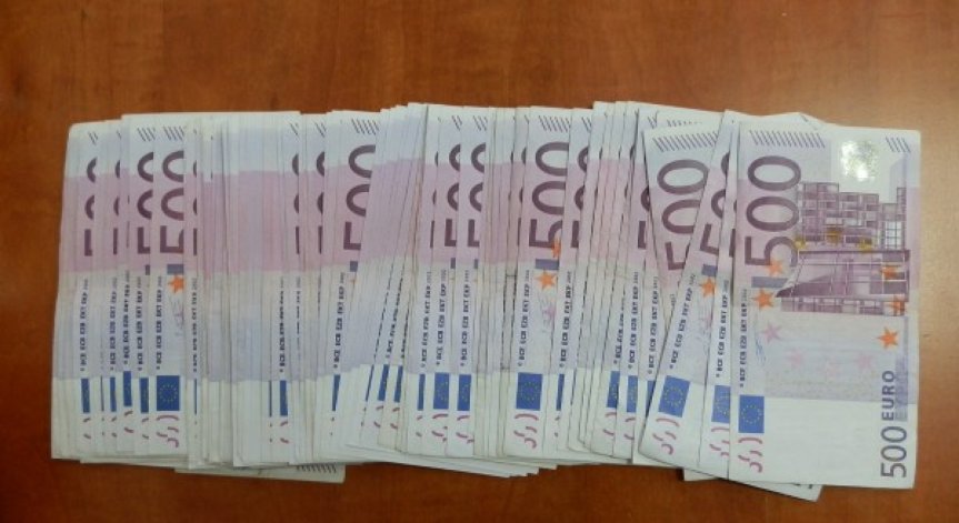 Спипаха 50 хил. контрабандни евро на 