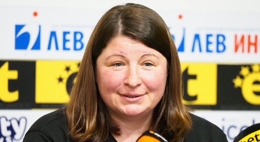 Екипът на Златева започна с промените.