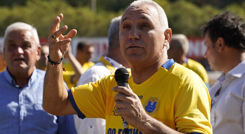 Стоичков ликува във Facebook: Честито, червени сърца! Бяхте великолепни!