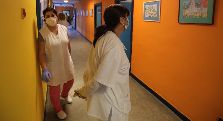 Маски, карантини... Заповедите на Ананиев влизат в сила