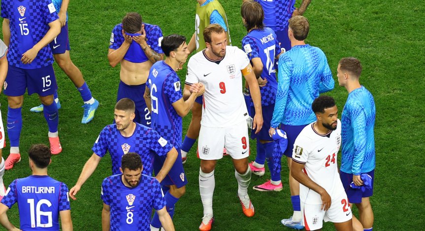 Англия удари Хърватия с 4:2 в зрелищен мач от Световното първенство по футбол