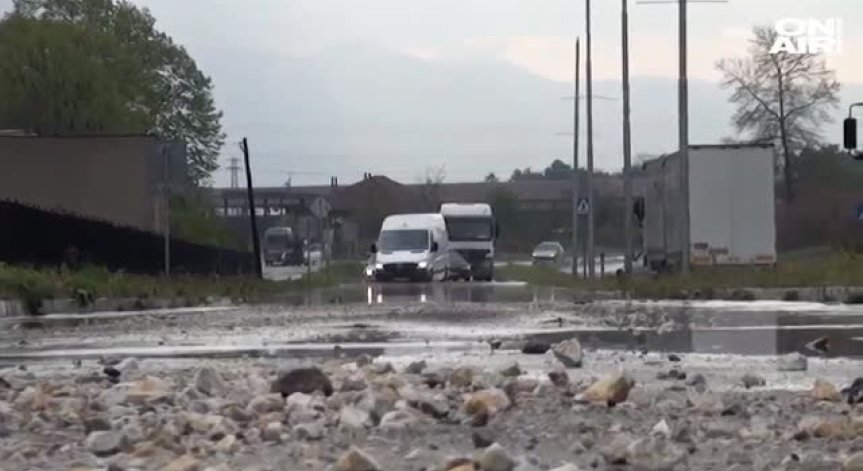 Започна раздаването на храна и вода в Стрелча