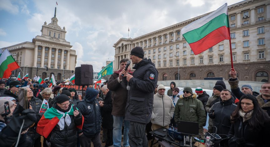 Нашата партия предприе безпрецедентни действия, казаха от партията.