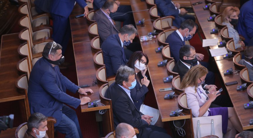 Парламентът обсъжда промените в Закона за ДДС