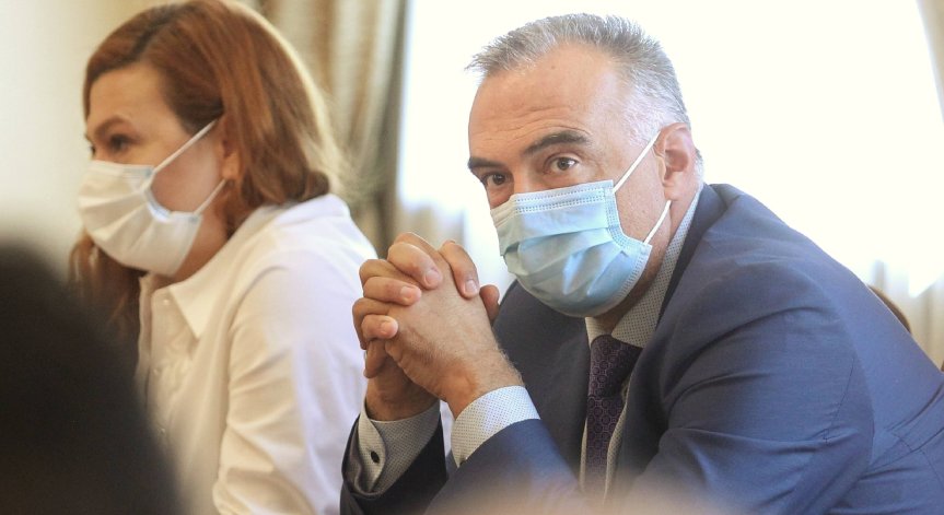 Кутев: Прокуратурата влиза със сила в МВР, има опасност от война на институциите