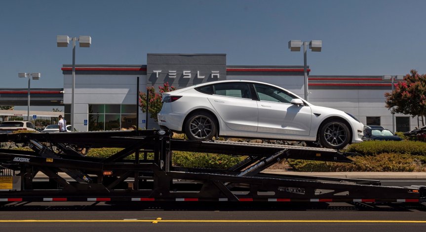 Историческо: Tesla с печалба от над 1 млрд. долара и ръст на приходите от близо 100%