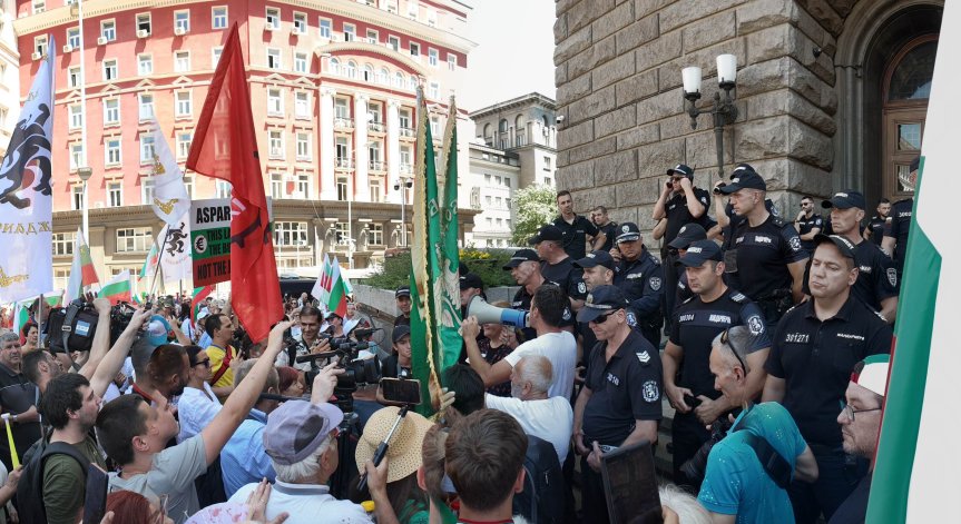 На пострадалите беше оказана медицинска помощ.