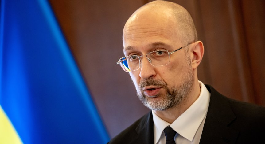 Шмигал твърди, че правителството планира увеличение на данъците.
