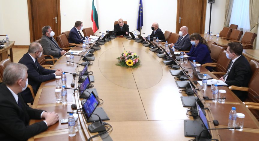 Решават дали да отпуснат допълнителни средства за образование