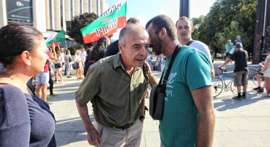 Прокуратурата реши дали да обвини доц. Мангъров за изказване против ваксините