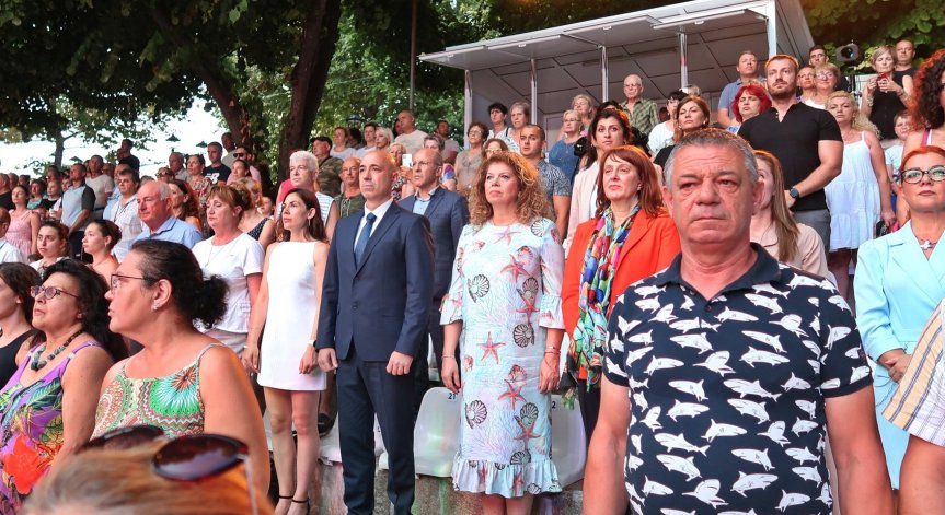 Илияна Йотова: Нека носим надеждата за спасение и бъдем обединен народ