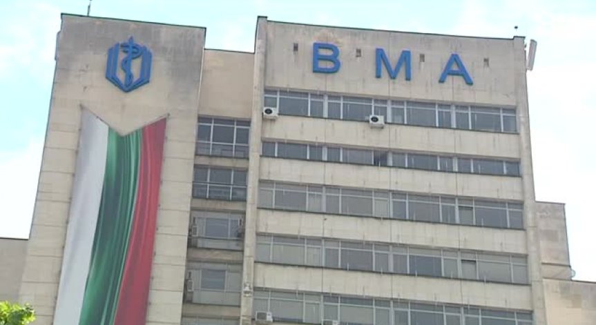 Тежко остава състоянието на прострелялата се курсантка
