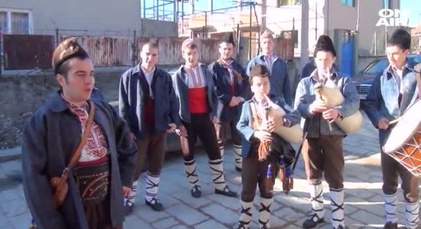 Калофер възроди уникална коледна традиция