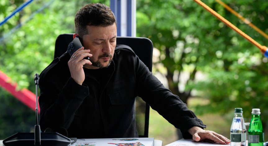 Стратегията включва засилване на икономическите мерки.