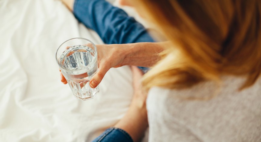 Какво се случва с тялото ни, ако пием чаша вода на празен стомах сутрин?