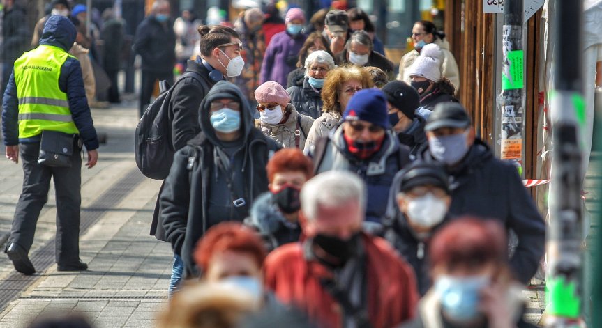 Месечната издръжка на тричленно семейство вече е 2300 лв., на хиляди не им стигат парите