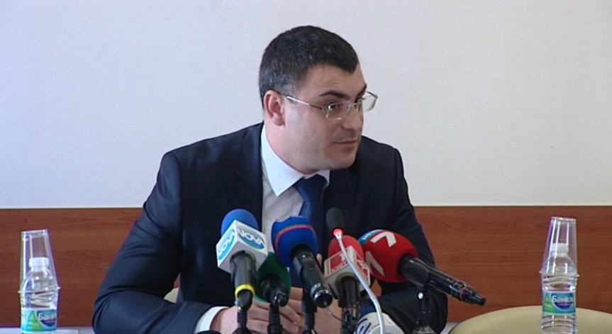 ДКЕВР утре ще решава ще отнема ли лицензите на ЕРП-та