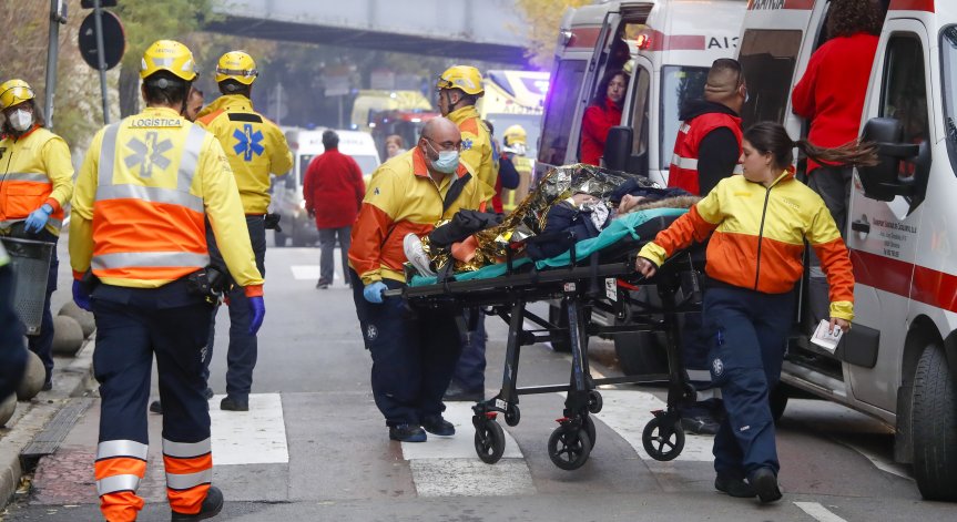 Най-малко 15 души са ранени след дерайлиране на влак в Испания