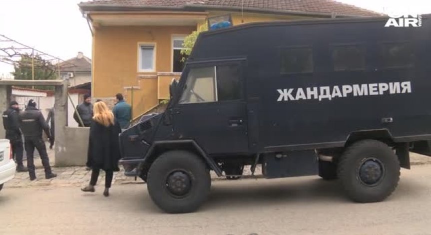 Властите с акция срещу телефонни измамници в Горна Оряховица