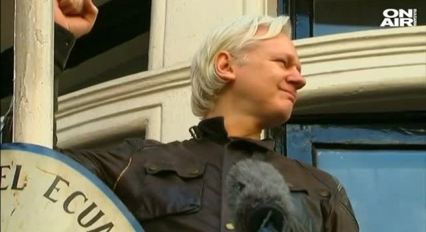 Разрешиха на Джулиан Асанж отново да използва интернет