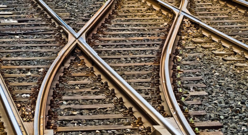 Влак прегази и уби мъж край гарата в Ямбол