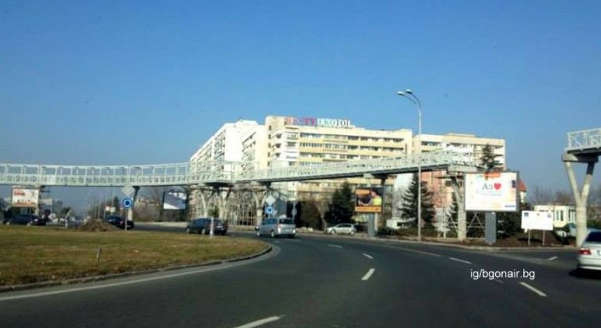 Почти готови са надлезите на кръговото до хотел Мираж в Бургас