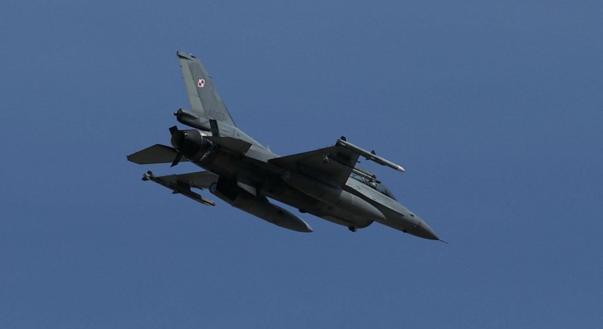 Полски F-16 едва не свалил украински МиГ-29 край границата