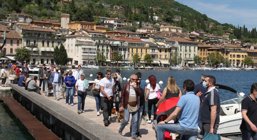 Италия отменя карантината за пристигащите от България със 