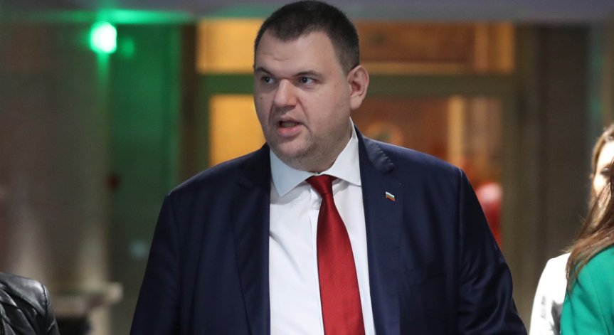 ПГ на ДПС има нов съпредседател, Карадайъ ще дели поста с Пеевски
