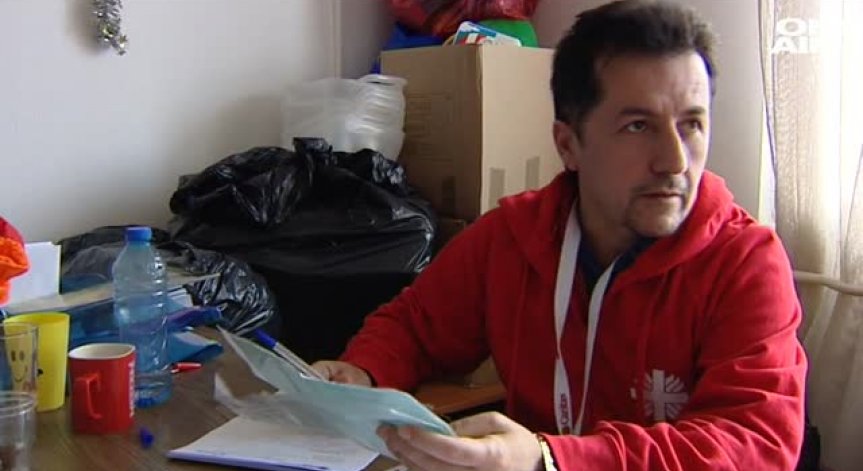 Бежанци помагат на бежанци да се приобщят към обществото